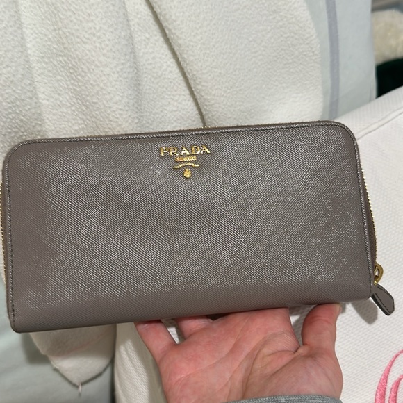 NIB Prada Saffiano Continental Wallet - Picture 3 of 9
